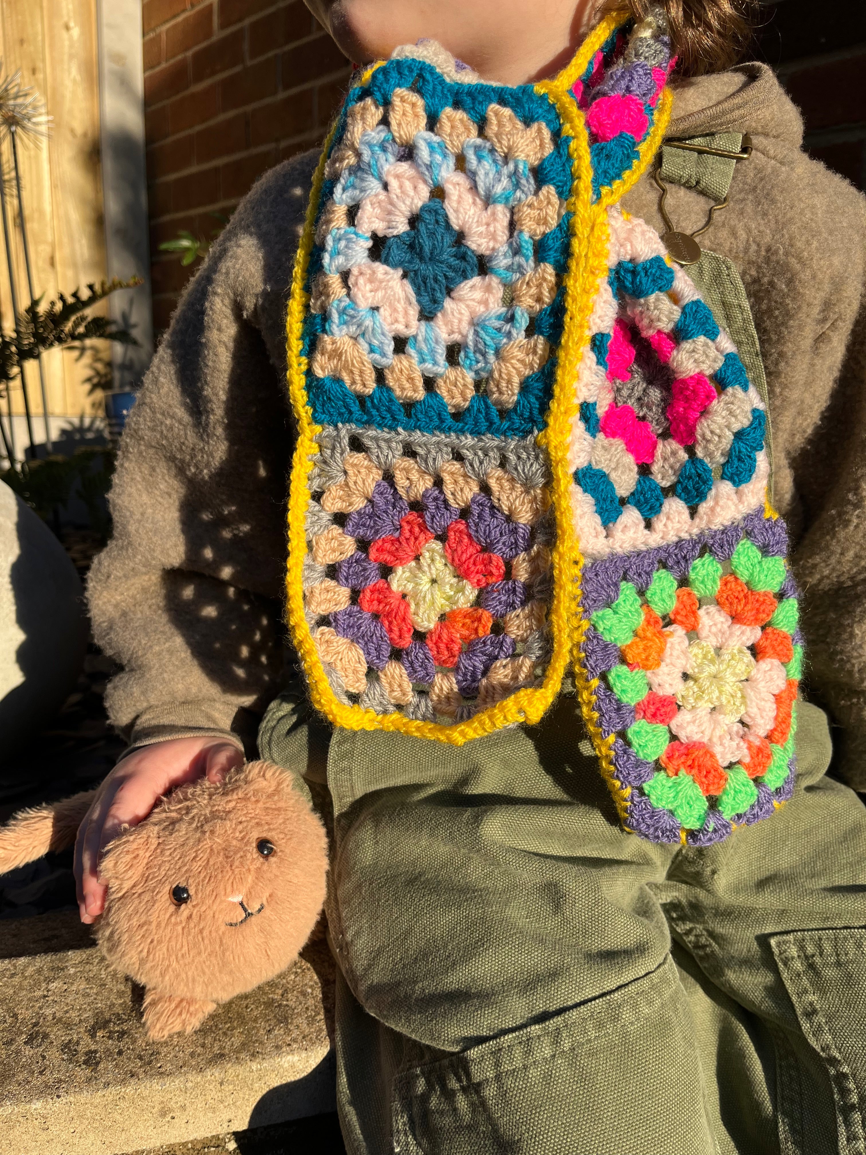 Titchy Kids Rainbow Crochet Scarf 🌈