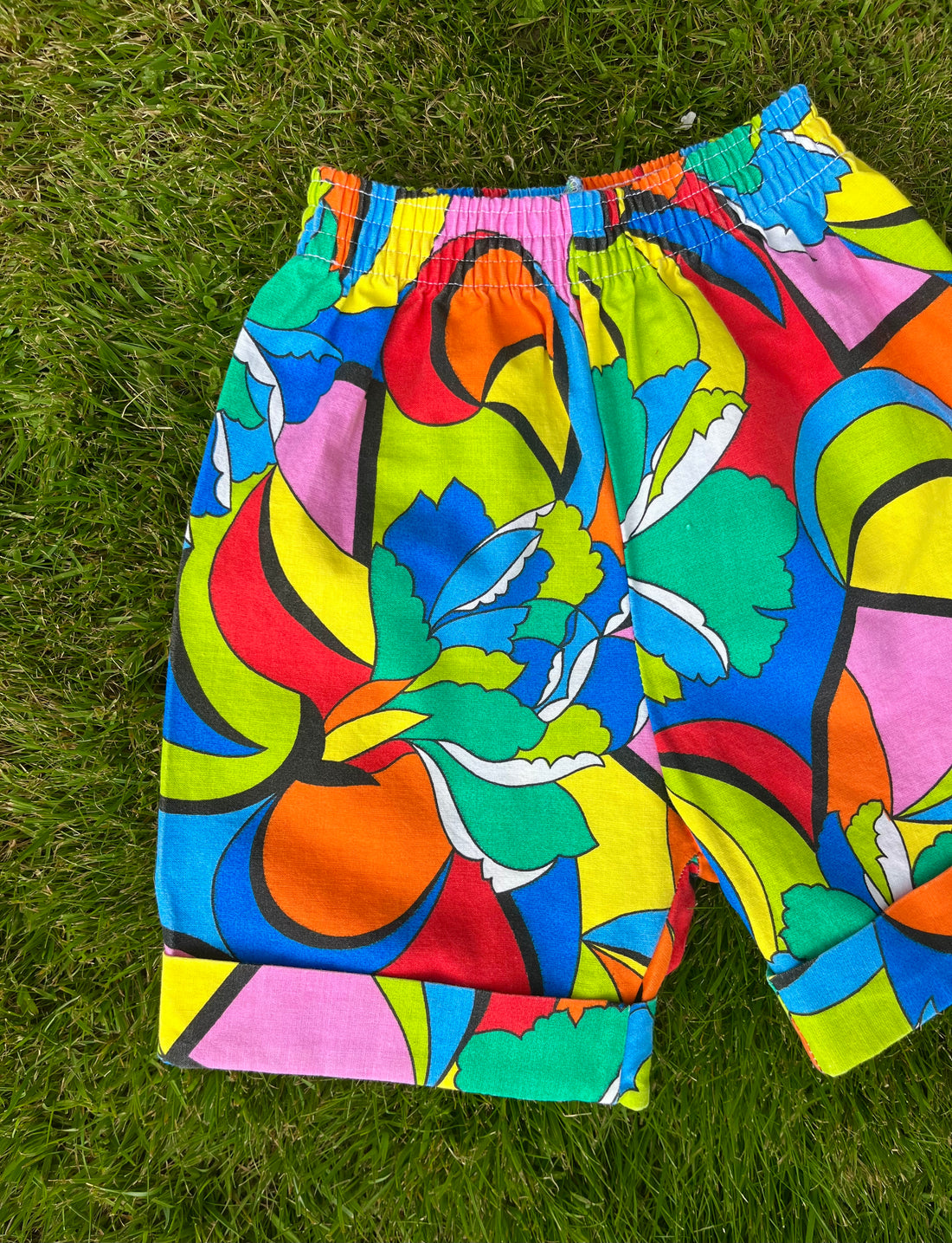 Rad Vintage Multi-Coloured Pull-On Shorts ~ 2-3 Years