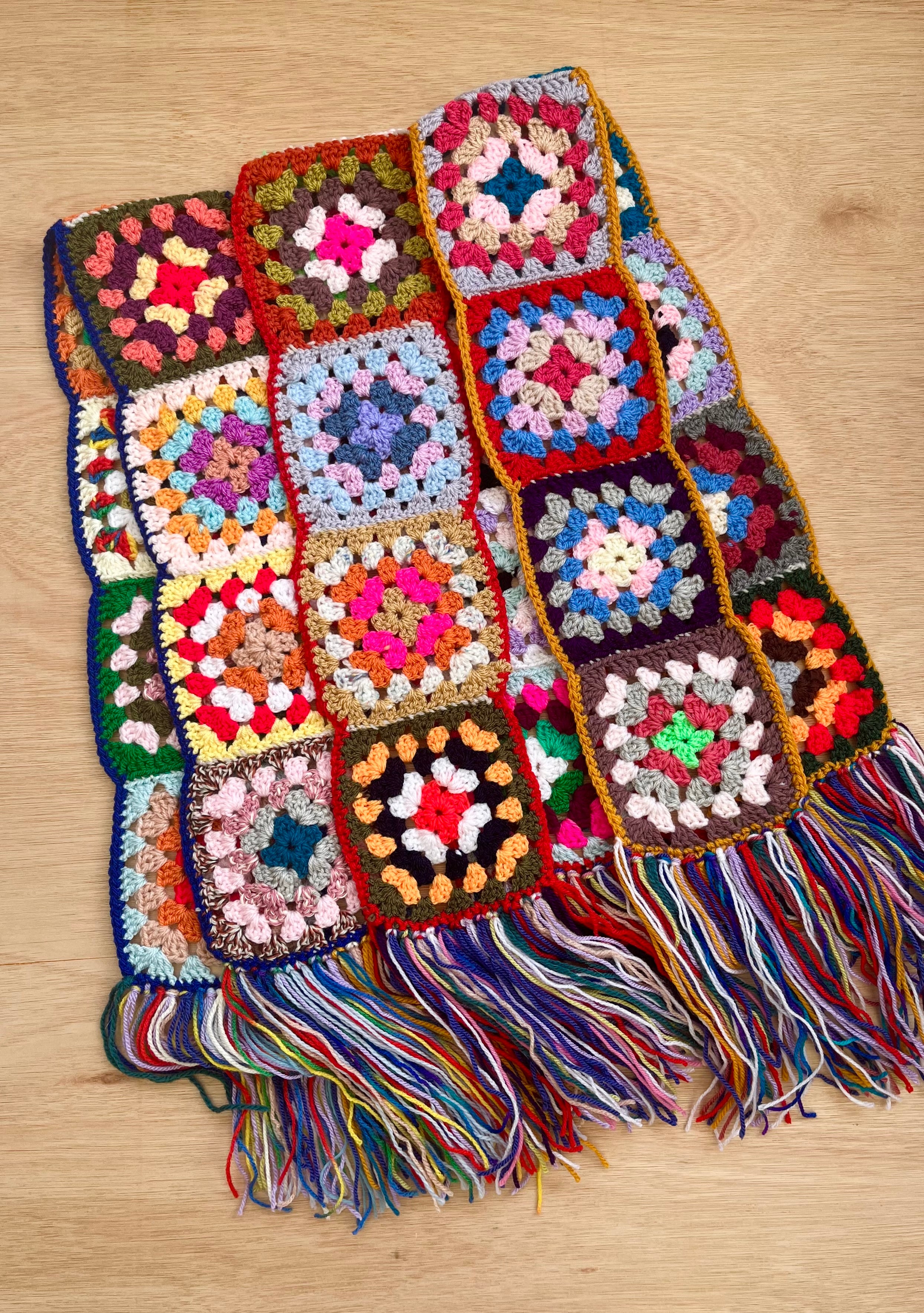 Titchy Kids Rainbow Crochet Scarf ๐